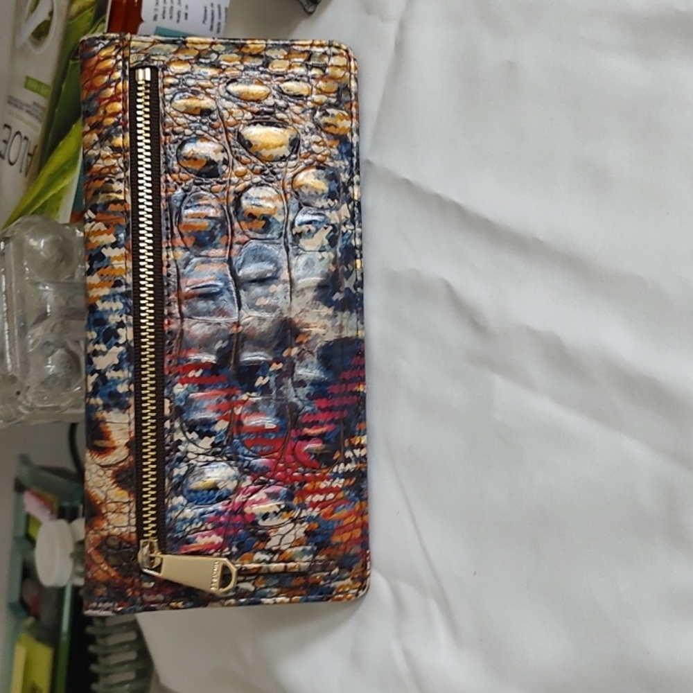 Brahmin Wallet - Picture 4 of 10
